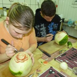 Zajęcia z carvingu w ZSS w Chełmży