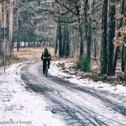 Najwytrwalsi korzystają z powiatowych dróg rowerowych nawet zimą