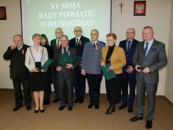 Odznaki honorowe "Za zasługi dla Powiatu Toruńskiego" wręczone