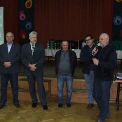 Przedstawiciele samorządów podczas otwarcia turnieju
