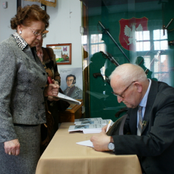 Promocja książki sybiraka Leszka Masłowskiego Zraniona młodość