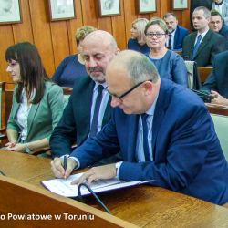 Mamy kolejne umowy o dofinansowanie budowy ścieżek rowerowych w powiecie toruńskim