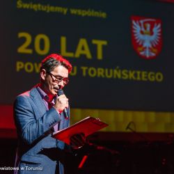2018-10-16 Koncert 20 lat Powiatu Toruńskiego (9)