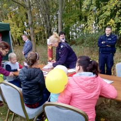 Rozbłyśnij odblaskiem na drodze (30)