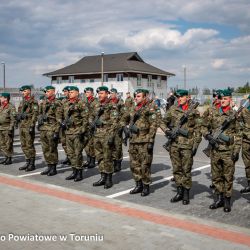 Uroczystość odsłonięcia obelisku upamiętniającego ofiary obozu na Glinkach