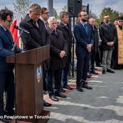 Uroczystość odsłonięcia obelisku upamiętniającego ofiary obozu na Glinkach