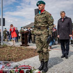 Uroczystość odsłonięcia obelisku upamiętniającego ofiary obozu na Glinkach