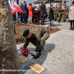 Uroczystość odsłonięcia obelisku upamiętniającego ofiary obozu na Glinkach