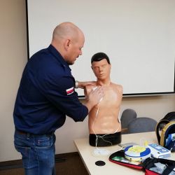 2019 10 22 Szkolenie pracowników starostwa z defibrylatora (4)