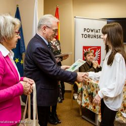 XI Gala Powiatowego Konkursu Plastycznego Mieszkam w...