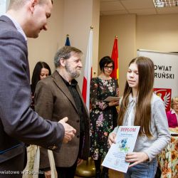XI Gala Powiatowego Konkursu Plastycznego Mieszkam w...