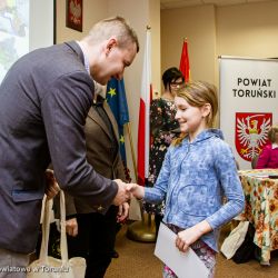 XI Gala Powiatowego Konkursu Plastycznego Mieszkam w ciekawym miejscu.. (77)