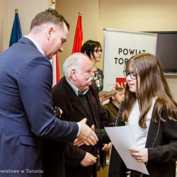XI Gala Powiatowego Konkursu Plastycznego Mieszkam w...