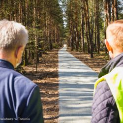 Droga rowerowa Osiek - Mazowsze - rozwidlenie tras na Czernikowo i Obrowo (1)