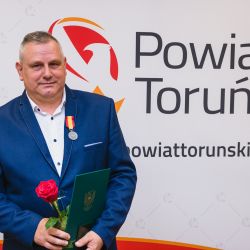 2021-05-27 Wręczenie odznak honorowych za zasługi dla powiatua toruńskiego (40)