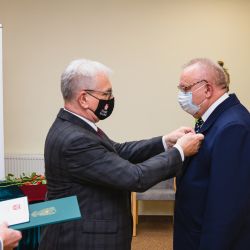 2021-05-27 Wręczenie odznak honorowych za zasługi dla powiatua toruńskiego (26)