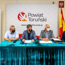2021 07 23 Podpisanie umowy na budowę hali na maszyny rolnicze w ZS CKU w Gronowie (1)