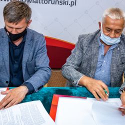 2021 07 23 Podpisanie umowy na budowę hali na maszyny rolnicze w ZS CKU w Gronowie (6)