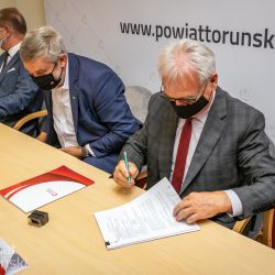 2021-08-05 Podpisanie umowy na budowę hali sportowej w Gronowie (45)