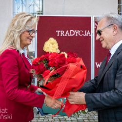 2021 09 01 Rozpoczęcie roku szkolnego ZSP w Chełmży_gratulacje dla nowej dyrektor (28)