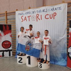 Zawodnicy AKT Budo z Obrowa z medalami (5)
