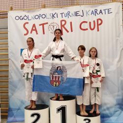 Zawodnicy AKT Budo z Obrowa z medalami (13)