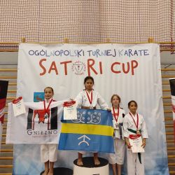 Zawodnicy AKT Budo z Obrowa z medalami (14)