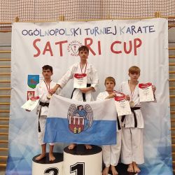Zawodnicy AKT Budo z Obrowa z medalami (16)