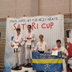 Zawodnicy AKT Budo z Obrowa z medalami (17)