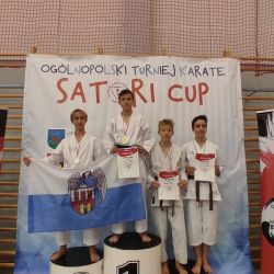 Zawodnicy AKT Budo z Obrowa z medalami (22)