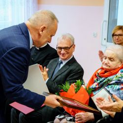 2022-09-27-100urodziny-pani-marianny (27)