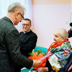2022-09-27-100urodziny-pani-marianny (34)