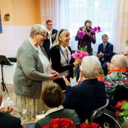 2022-09-27-100urodziny-pani-marianny (41)