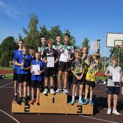 Zdjęcia grupowe na podium (2)
