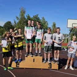 Zdjęcia grupowe na podium (6)
