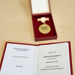 Odznaka i legitymacja