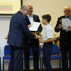 wręczenie dyplomu i nagrody