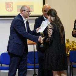 wręczenie gratulacji i nagrody