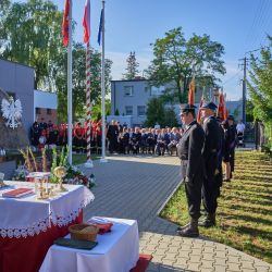 2024-09-01 Msza i kwiaty pod pomnikiem w Złotorii 8