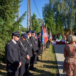 2024-09-01 Msza i kwiaty pod pomnikiem w Złotorii 9