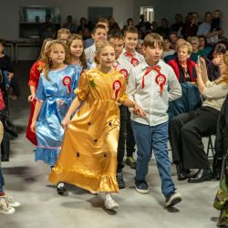 2024-11-11 Widowisko patriotyczne Osieckiej Grupy Teatralnej_ŚDS w Osieku nad Wisłą (5)