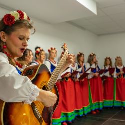 2024-11-11 Widowisko patriotyczne Osieckiej Grupy Teatralnej_ŚDS w Osieku nad Wisłą (14)