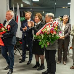 2024-11-11 Widowisko patriotyczne Osieckiej Grupy Teatralnej_ŚDS w Osieku nad Wisłą (31)