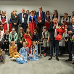 2024-11-11 Widowisko patriotyczne Osieckiej Grupy Teatralnej_ŚDS w Osieku nad Wisłą (35)
