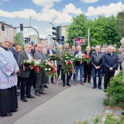 2025-05-12 Składanie kwiatów pod pomnikiem Solidarność Rolników 8