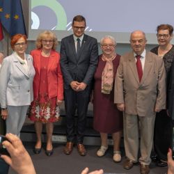 Członkowie Rady Seniorów Powiatu Toruńskiego z Wojewodą