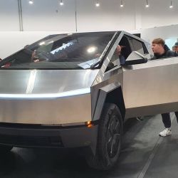 uczniowie z ZS CKU w Gronowie na targach Warsaw Motor Show 2025 w Warszawie