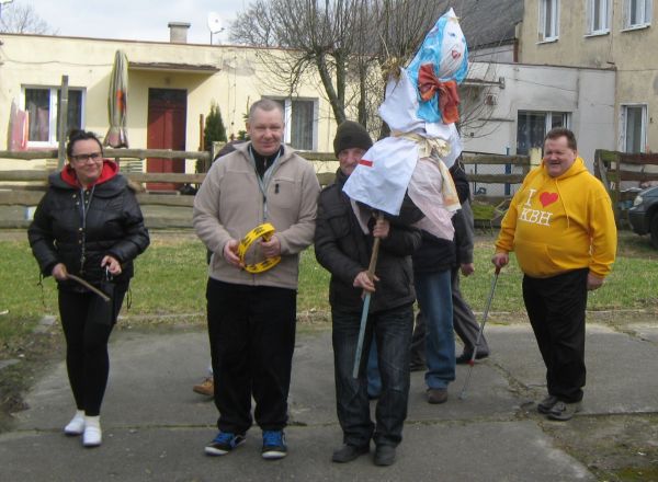 W Browinie również powitano wiosnę