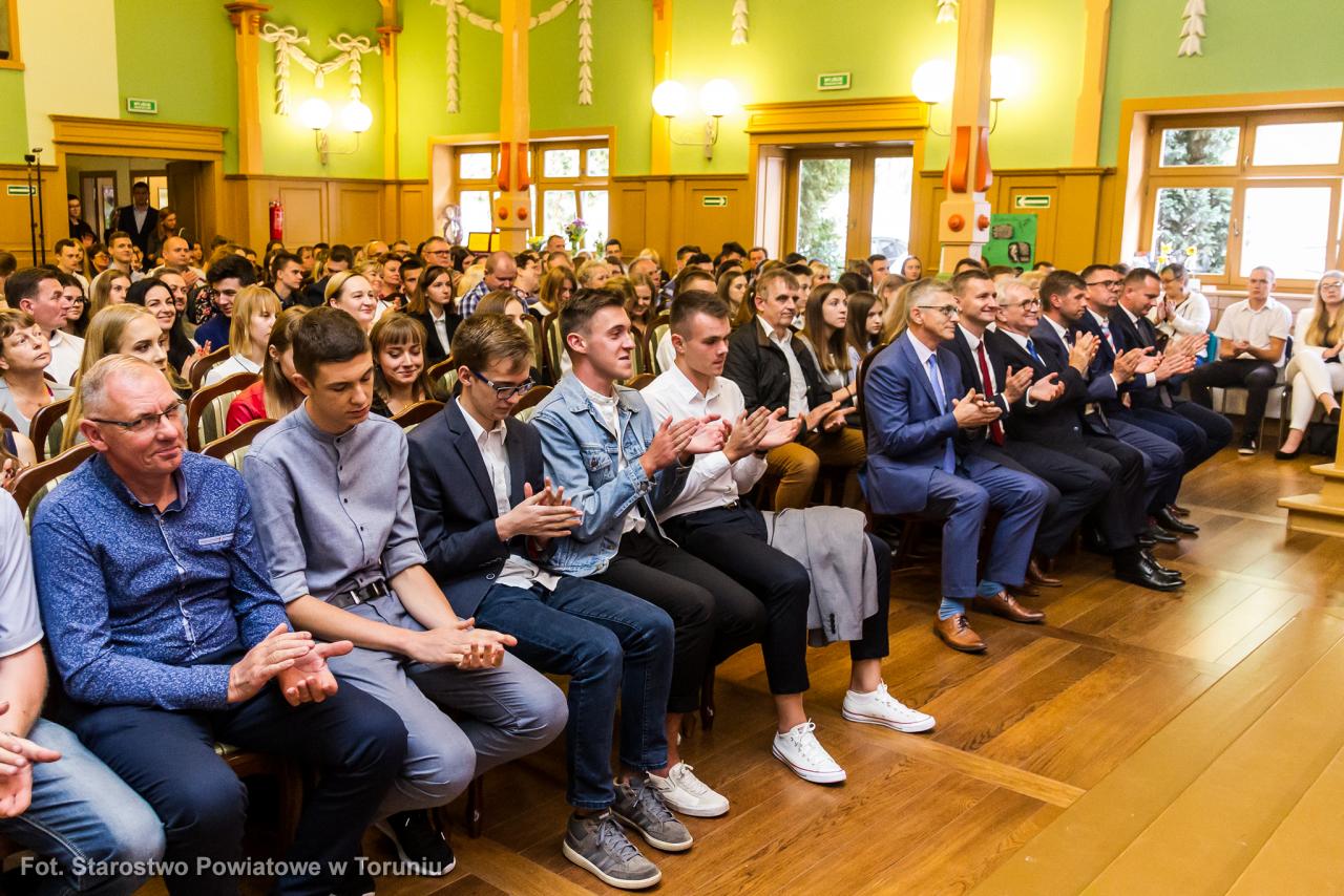 Prymusi z powiatu dostali Stypendia Starosty