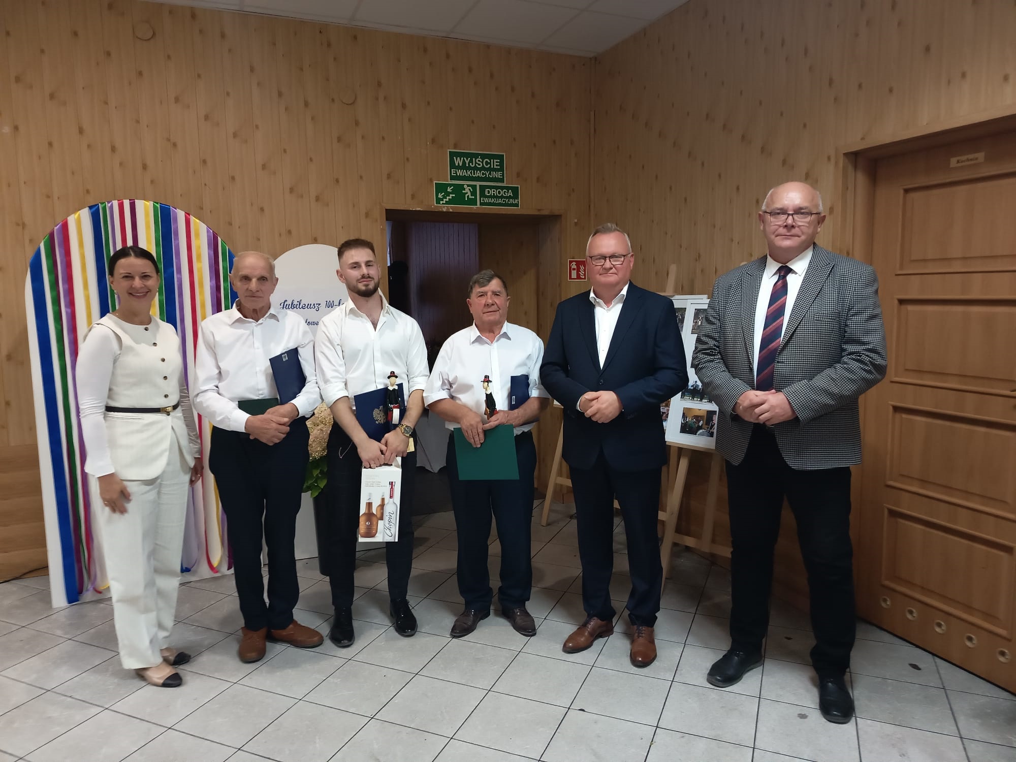 Kapela Ludowa im. Kamińskich z Osieka nad Wisłą uhonorowana Medalem za Zasługi dla Powiatu Toruńskiego